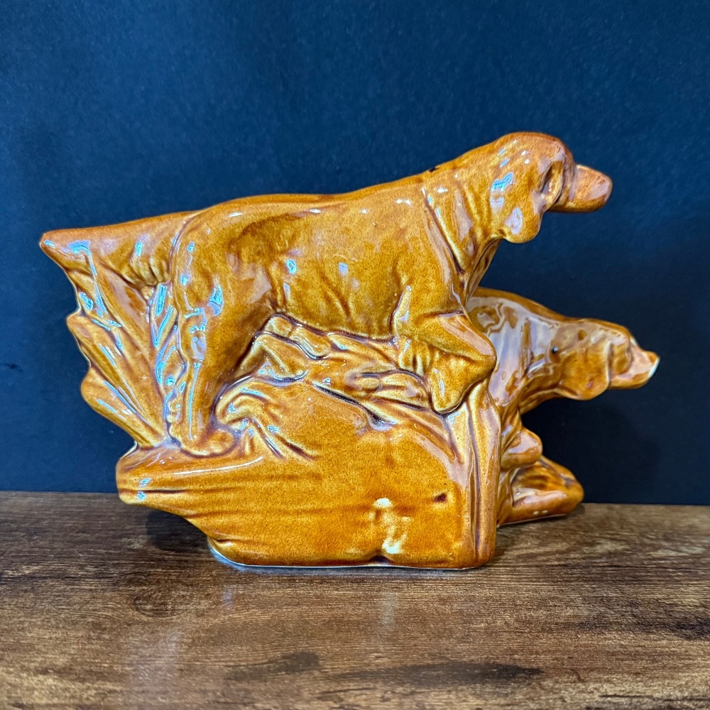 Golden Retrievers Pointing Figurine - Picture 5 of 14